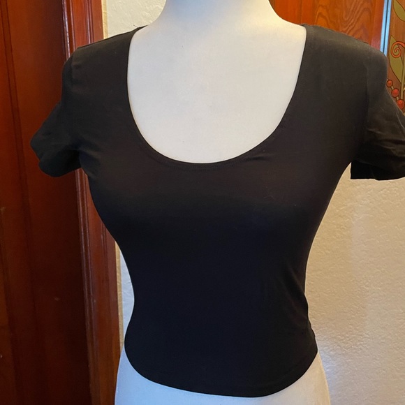 3 for $25 🛍️⭐️ PINK VS crop top NWT - Picture 1 of 2